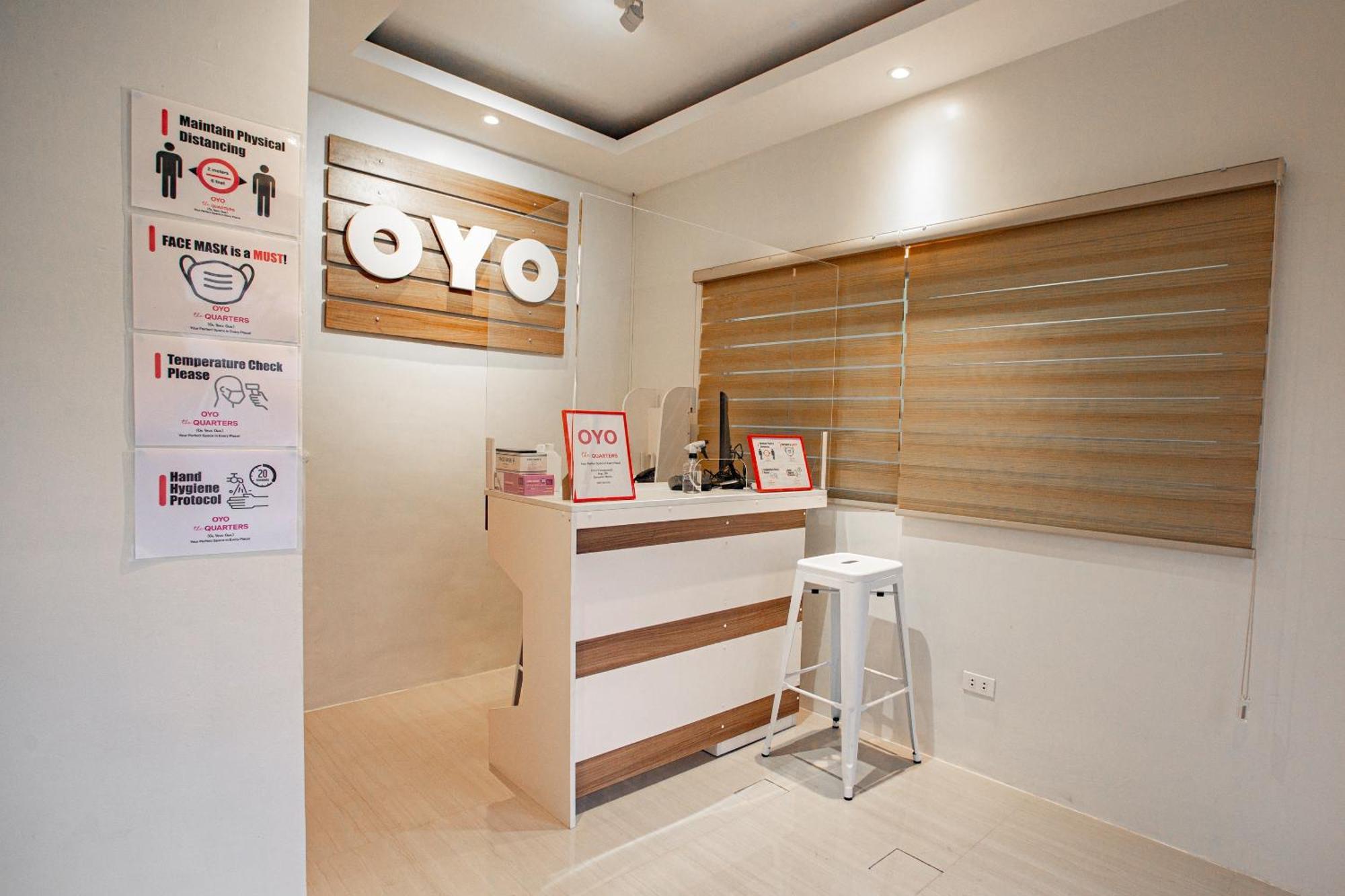 Oyo 605 The Quarters Hotel Manila Exterior foto